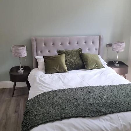 Jasmin Apartments - Luxury 1 & 2 Bedroom Units With Free Parking Bushey Esterno foto