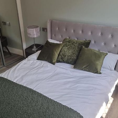 Jasmin Apartments - Luxury 1 & 2 Bedroom Units With Free Parking Bushey Esterno foto