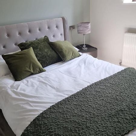 Jasmin Apartments - Luxury 1 & 2 Bedroom Units With Free Parking Bushey Esterno foto