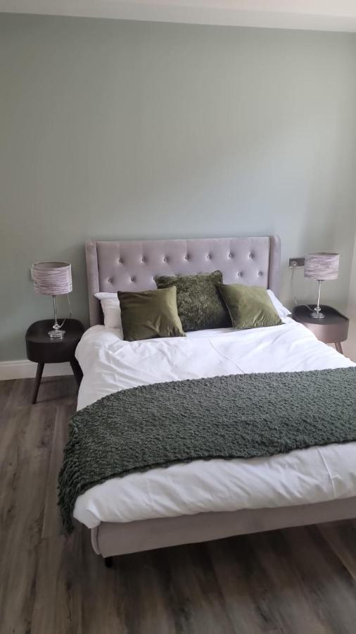 Jasmin Apartments - Luxury 1 & 2 Bedroom Units With Free Parking Bushey Esterno foto
