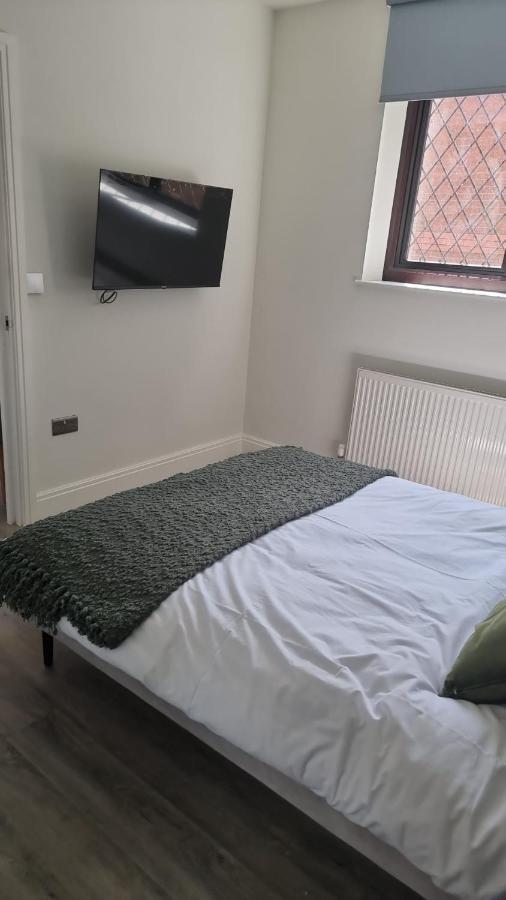 Jasmin Apartments - Luxury 1 & 2 Bedroom Units With Free Parking Bushey Esterno foto